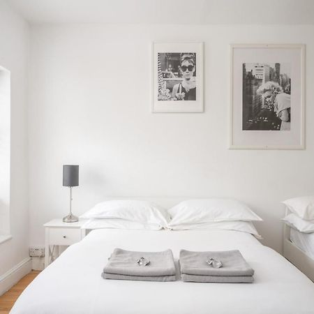 Soho & Covent Garden Apartment, Sleeps 3 ลอนดอน ภายนอก รูปภาพ