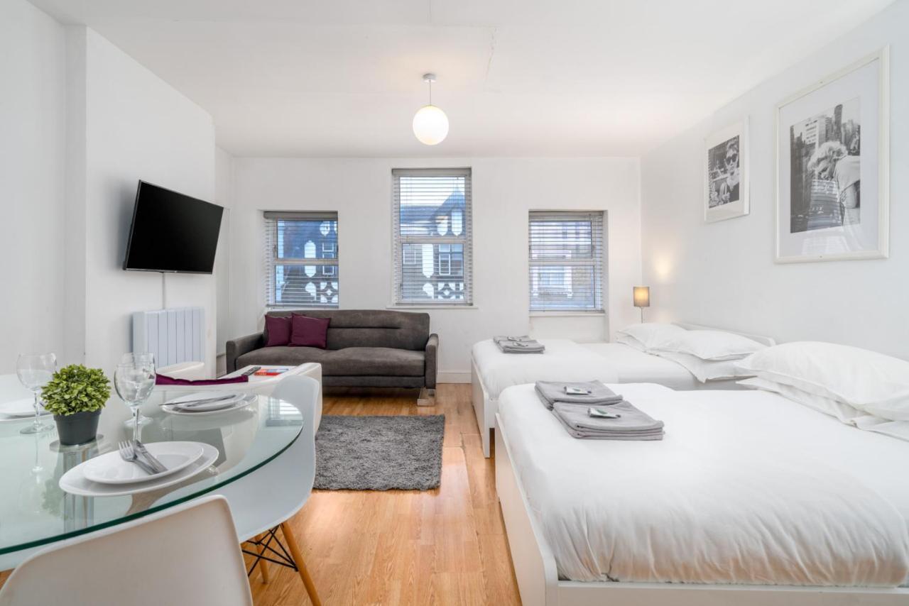Soho & Covent Garden Apartment, Sleeps 3 ลอนดอน ภายนอก รูปภาพ