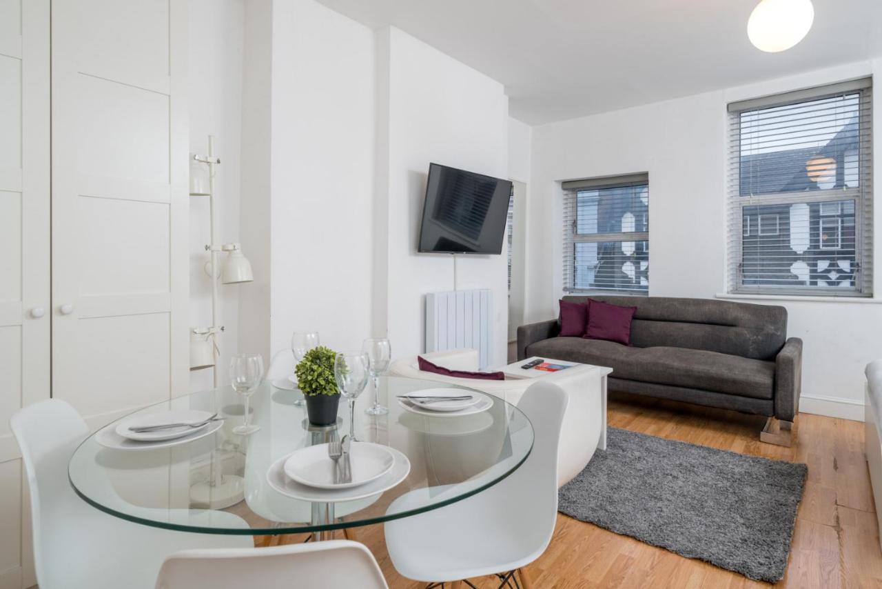 Soho & Covent Garden Apartment, Sleeps 3 ลอนดอน ภายนอก รูปภาพ