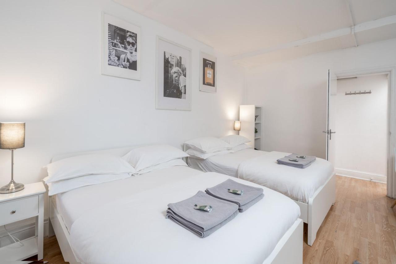 Soho & Covent Garden Apartment, Sleeps 3 ลอนดอน ภายนอก รูปภาพ