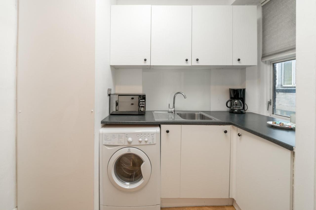 Soho & Covent Garden Apartment, Sleeps 3 ลอนดอน ภายนอก รูปภาพ